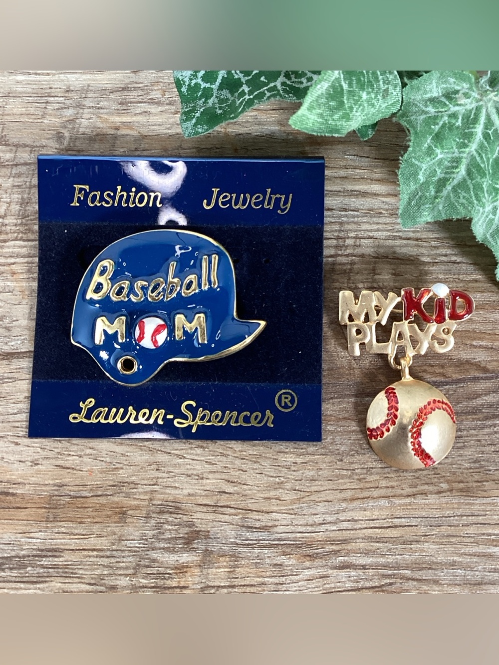 New Enamel Baseball Mom And My Kid Plays Baseball Pin Brooch, One For Mom & Dad
